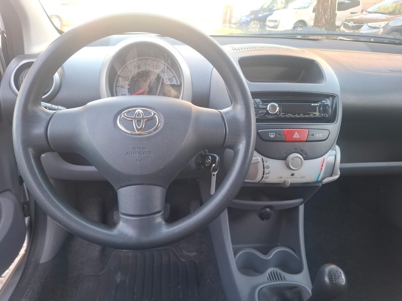 Toyota Aygo 1.0 12V VVT-i 3 porte Sol 68Cv (50Kw)