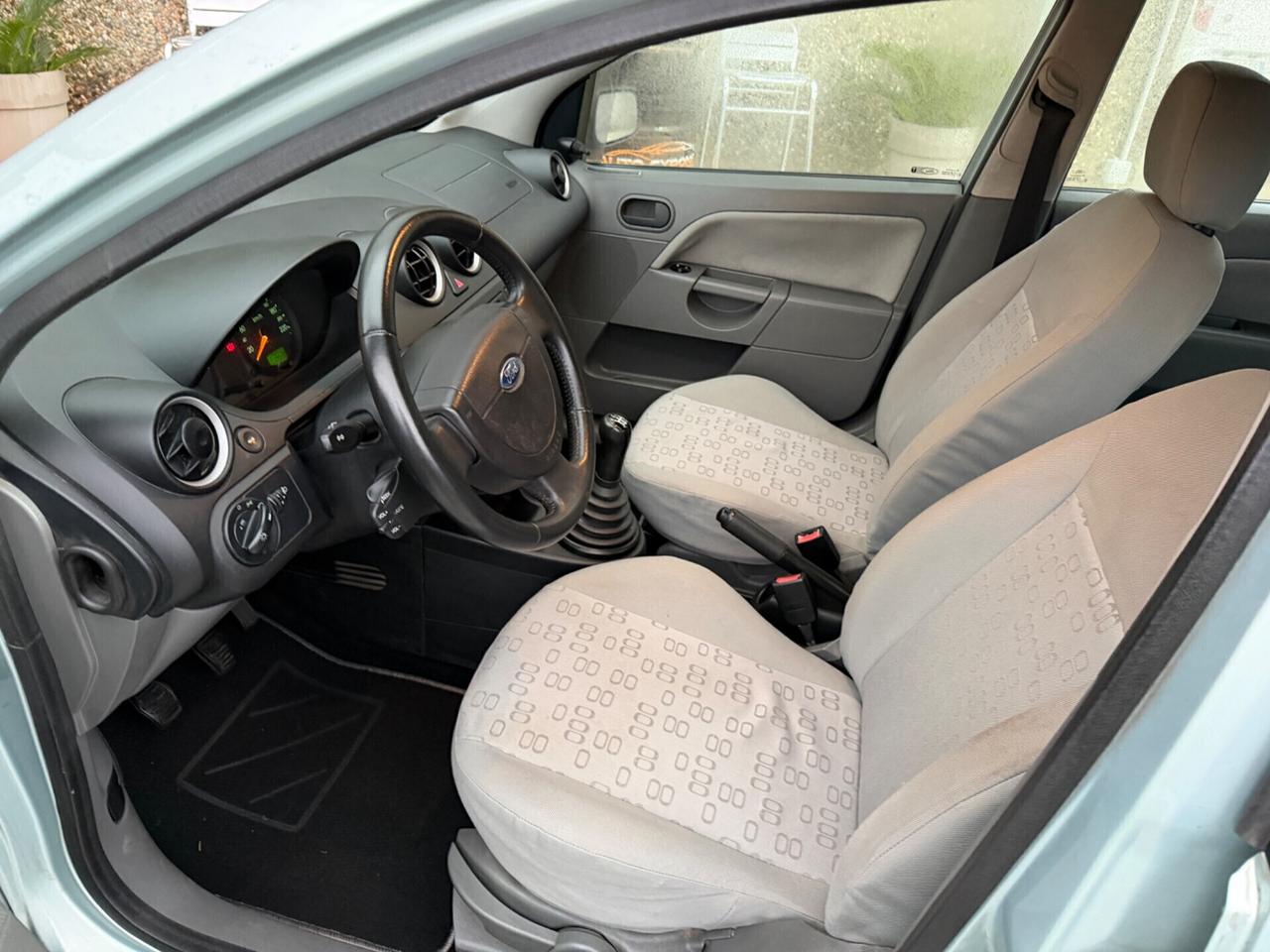 Ford Fiesta 1.2 benzina euro4 neopatentati