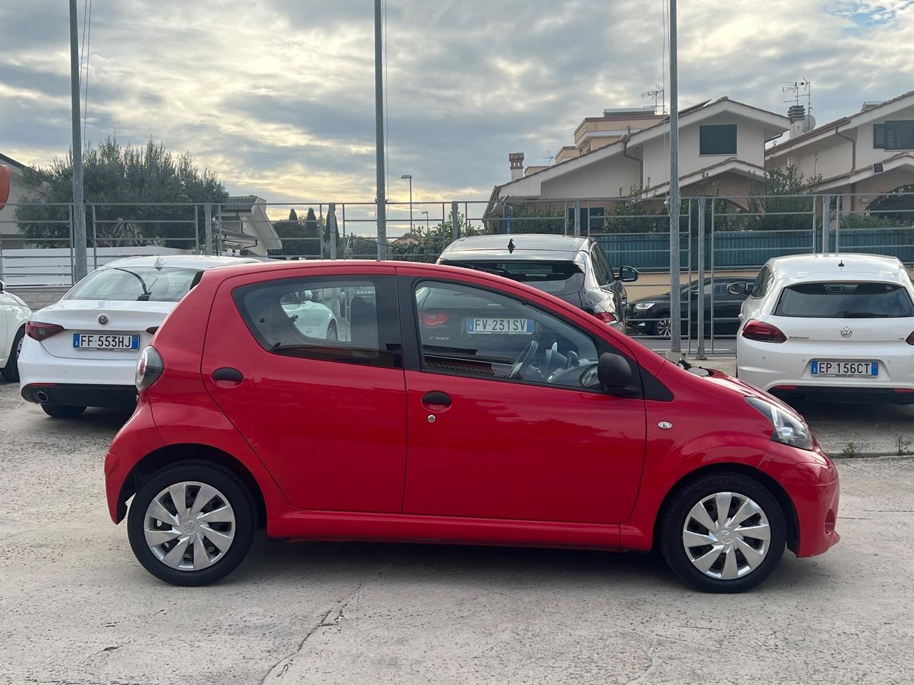 Toyota Aygo 1.0 12V VVT-i 5 porte Active Connect