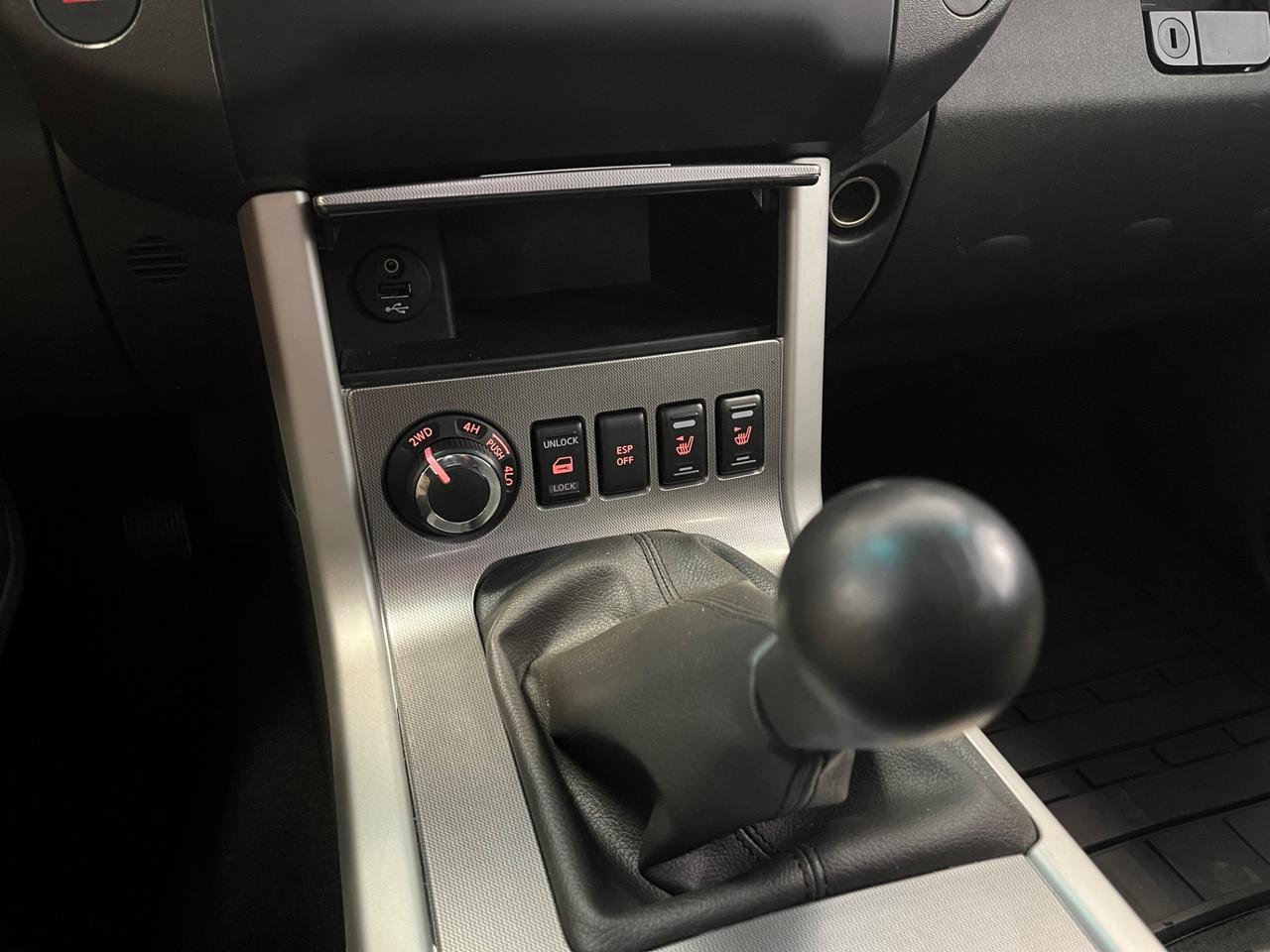 Nissan Navara 2.5 dCi 190CV 4x4 Manuale GancioTraino