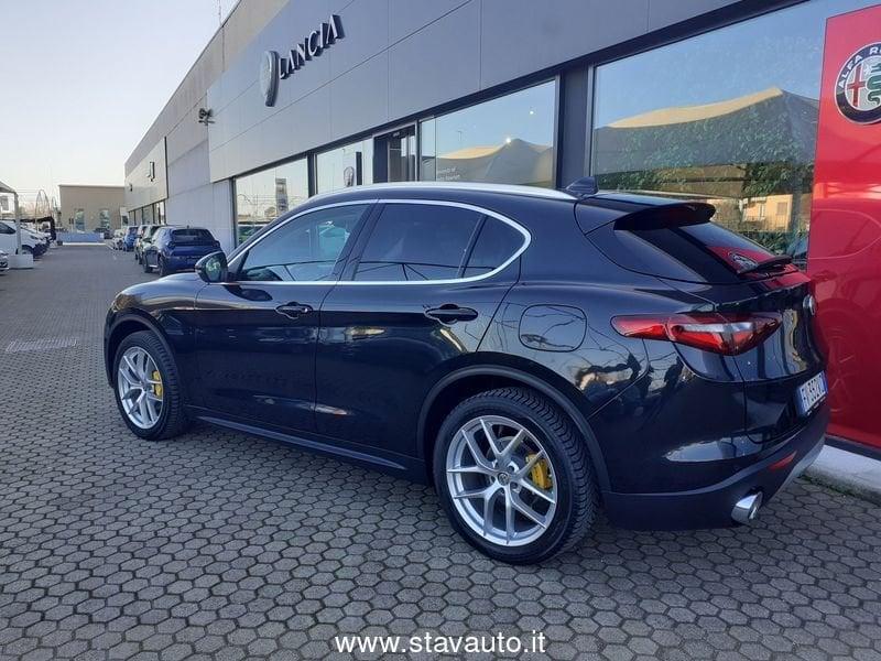 Alfa Romeo Stelvio EXEC 2.2 210