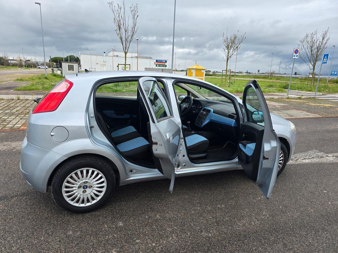 FIAT GRANDE PUNTO 1.2 BENZINA NEOPATENTATI