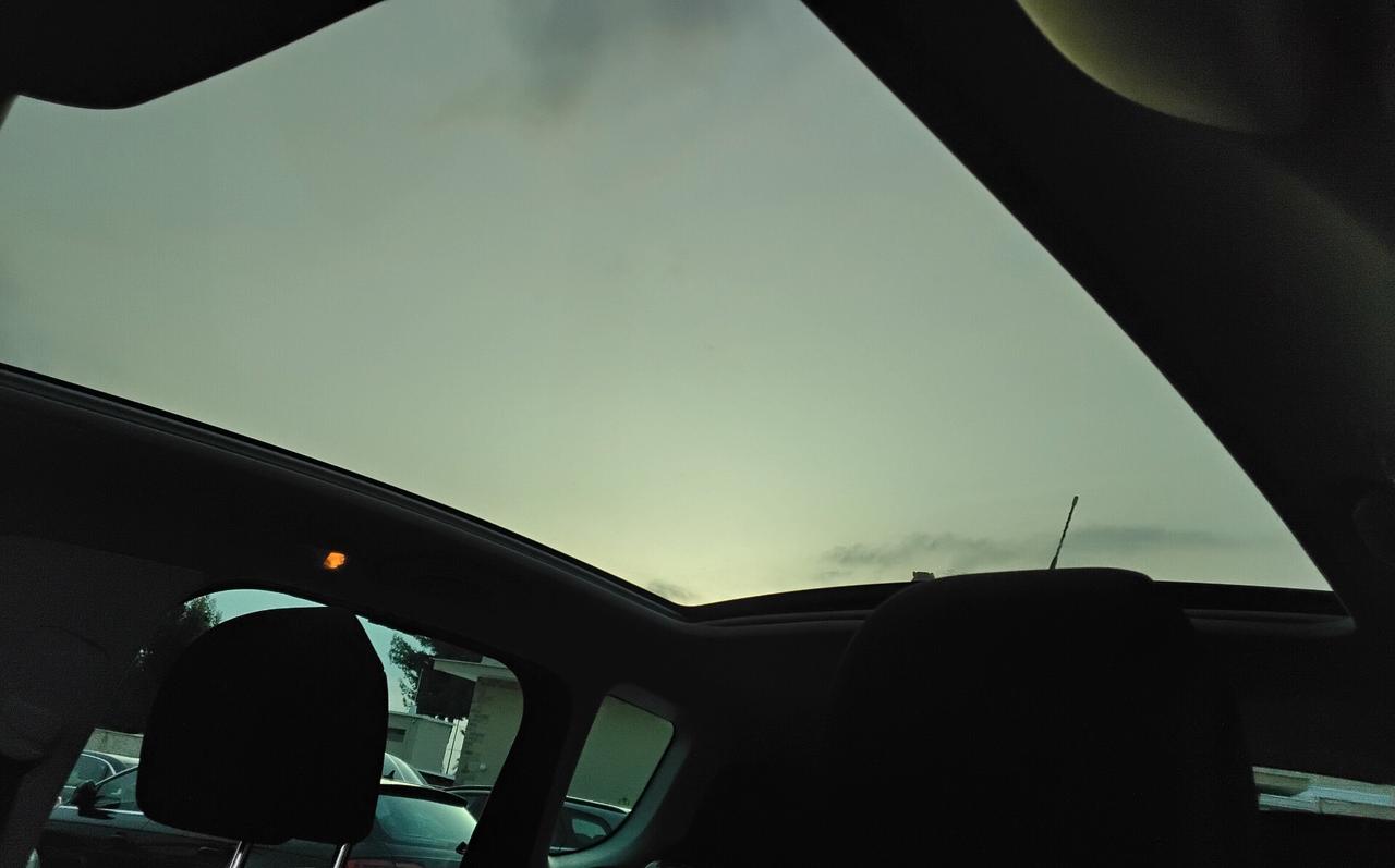 Peugeot 3008 1.6 HDi 112CV cambio robotizzato Premium