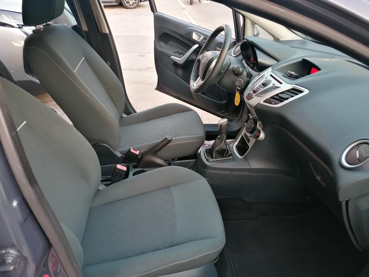 Ford Fiesta Ikon 1.4 TDCi 70CV 5 porte