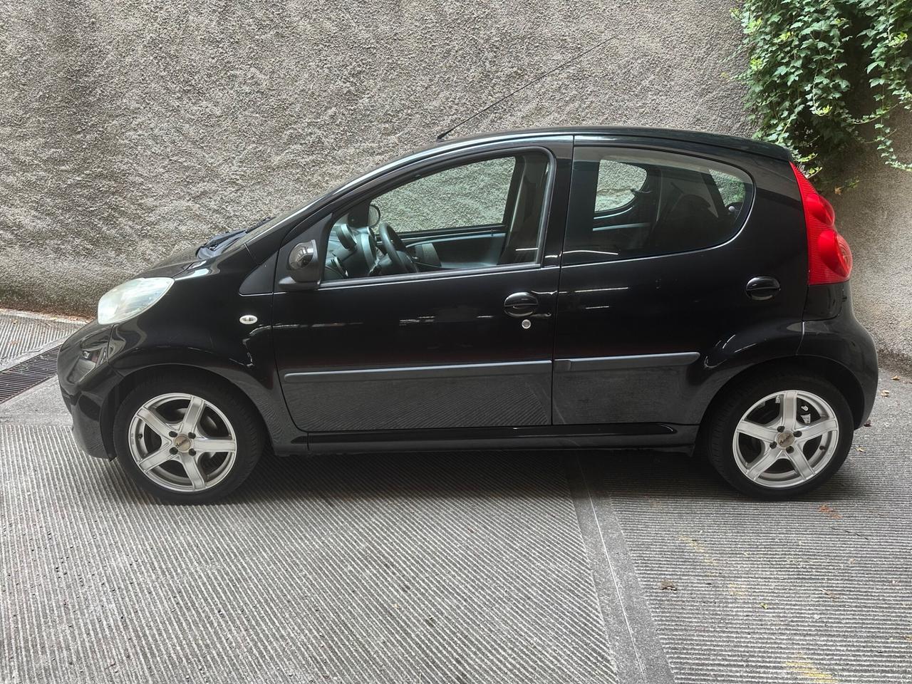 Peugeot 107 1.0 68CV 5p. Plaisir