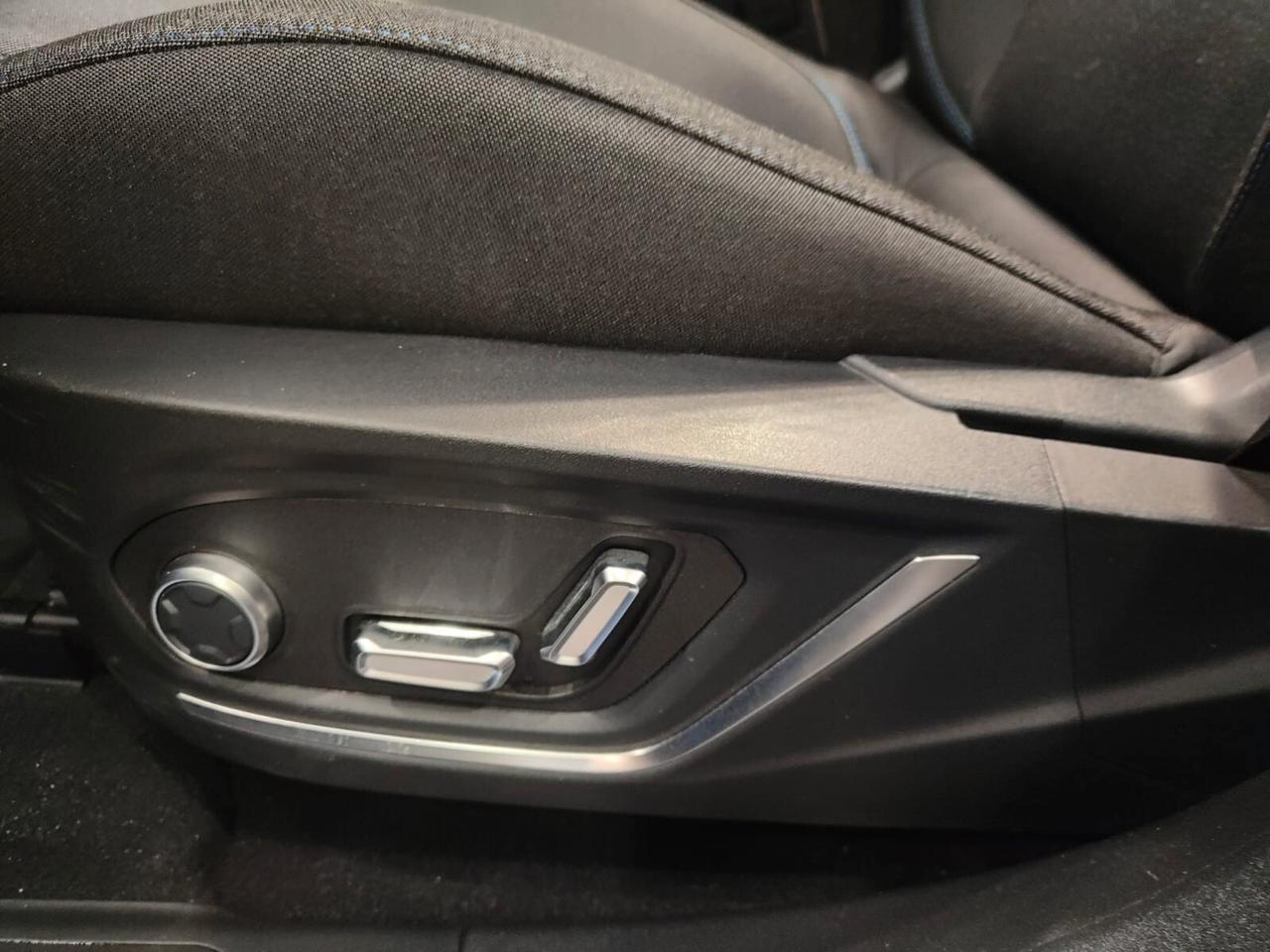 Lynk&co 01 PHEV Tetto Apribile