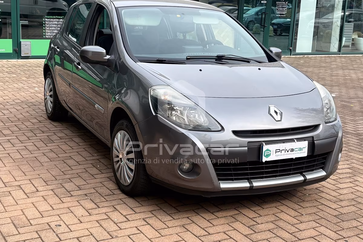 RENAULT Clio 1.2 16V 5 porte Dynamique