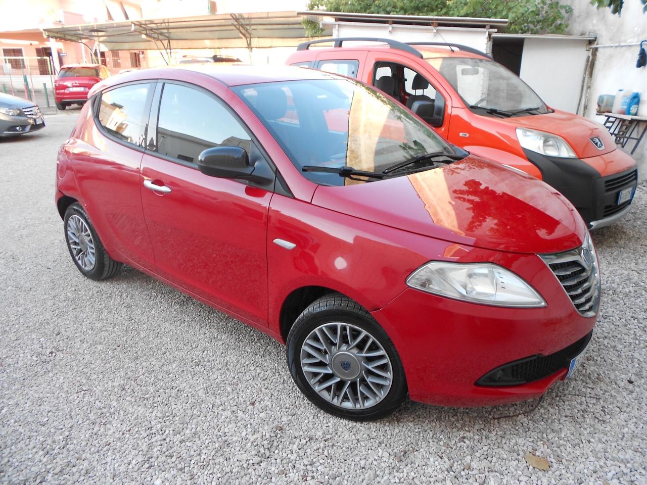 Lancia Ypsilon 1.2 69 CV 5 porte S&S Platinum