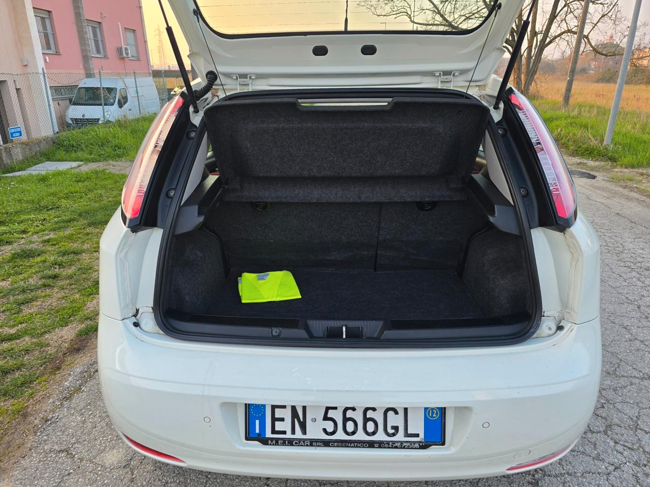 Fiat Punto 1.4 Natural Powver- Con GARANZIA - NEOPATENTATI