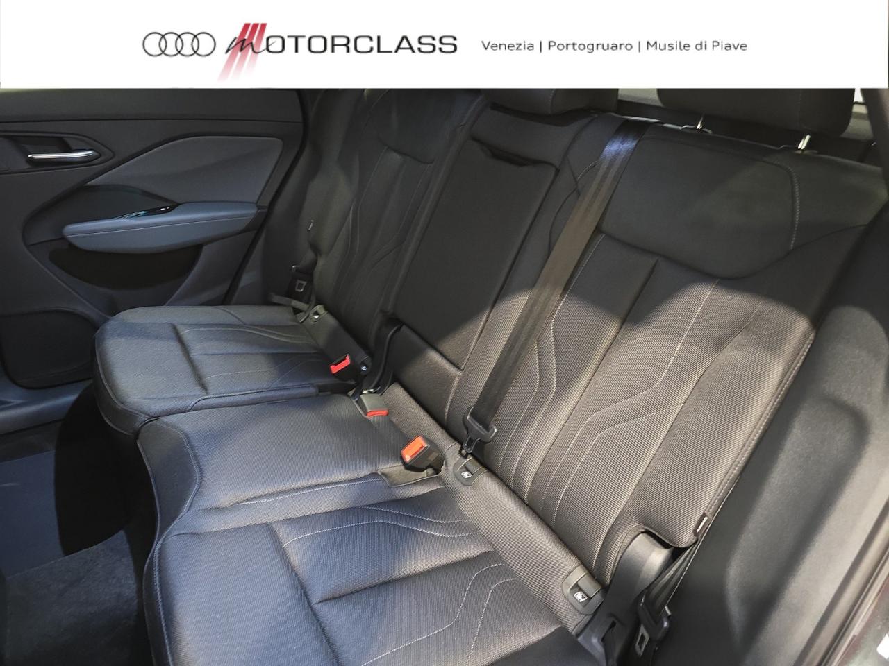 Audi Q3 2.0 tdi 150cv business s tronic