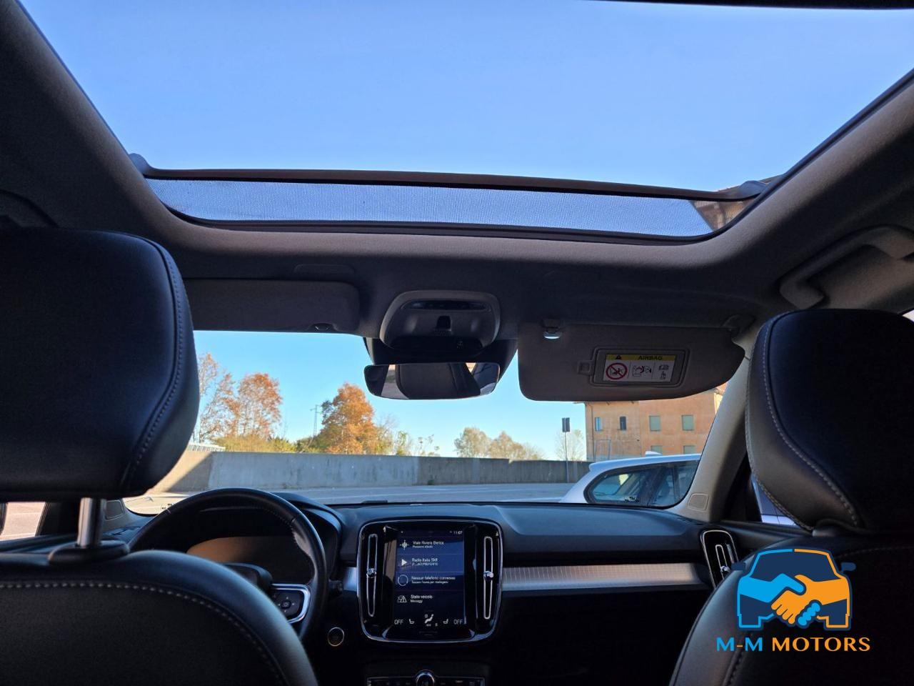 VOLVO XC40 D4 AWD Geartronic Momentum