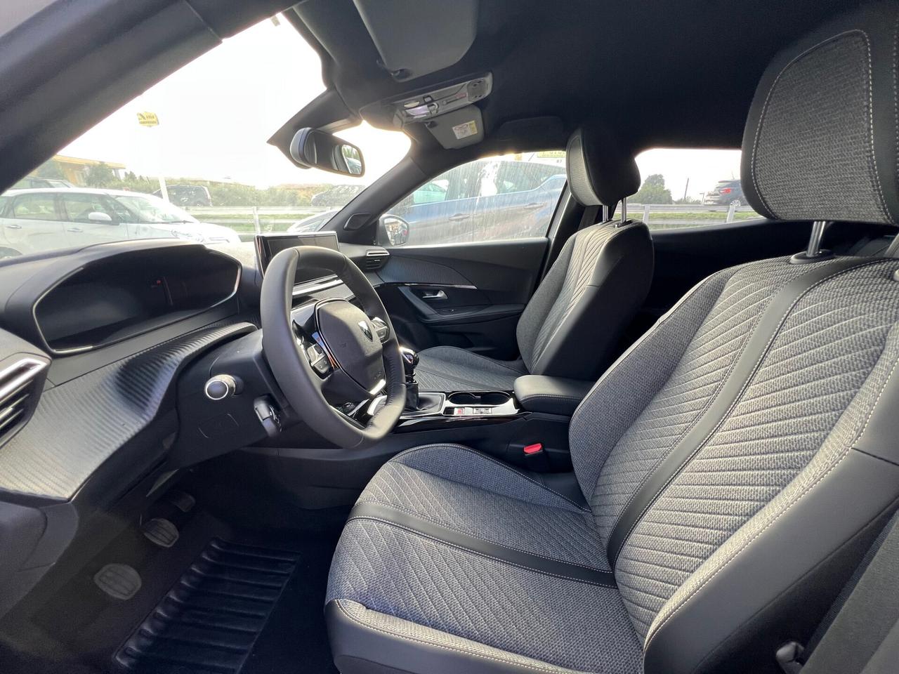 Peugeot 2008 PureTech 100 S&S Allure