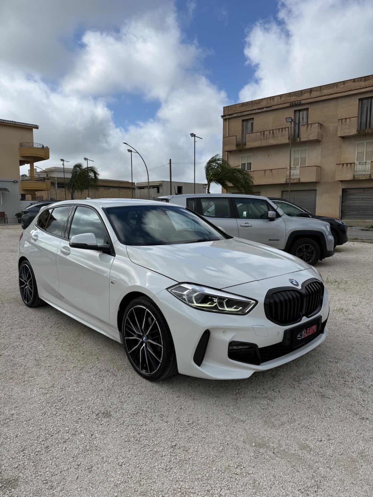 Bmw 118 118d 5p. Msport