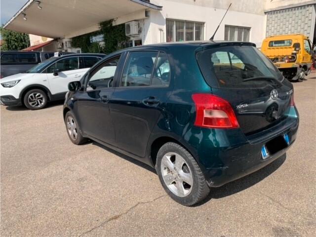 Toyota Yaris 1.0 Manuale NEOPATENTATI