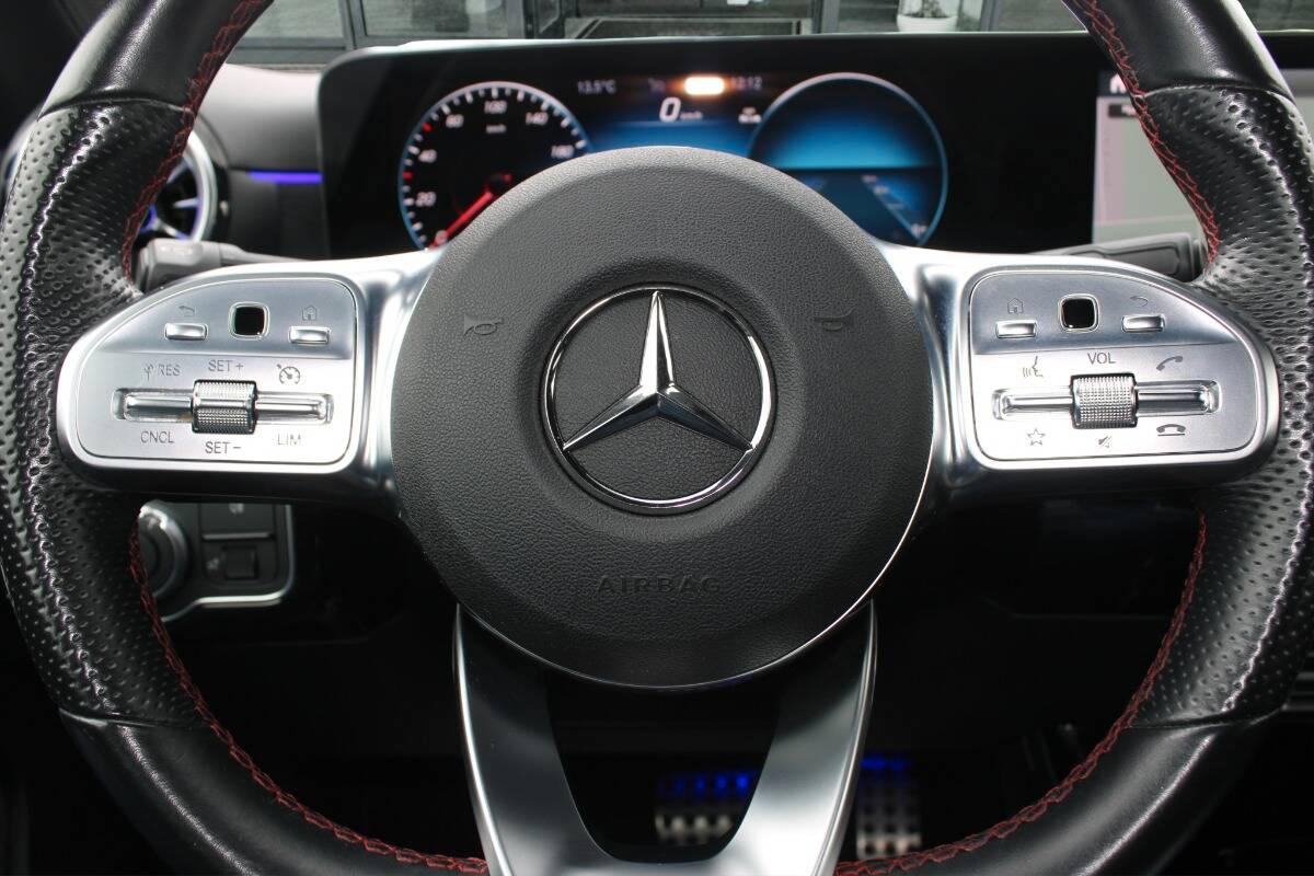 Mercedes Classe A 180 AMG Line Premium Plus auto Con NAVIGATORE