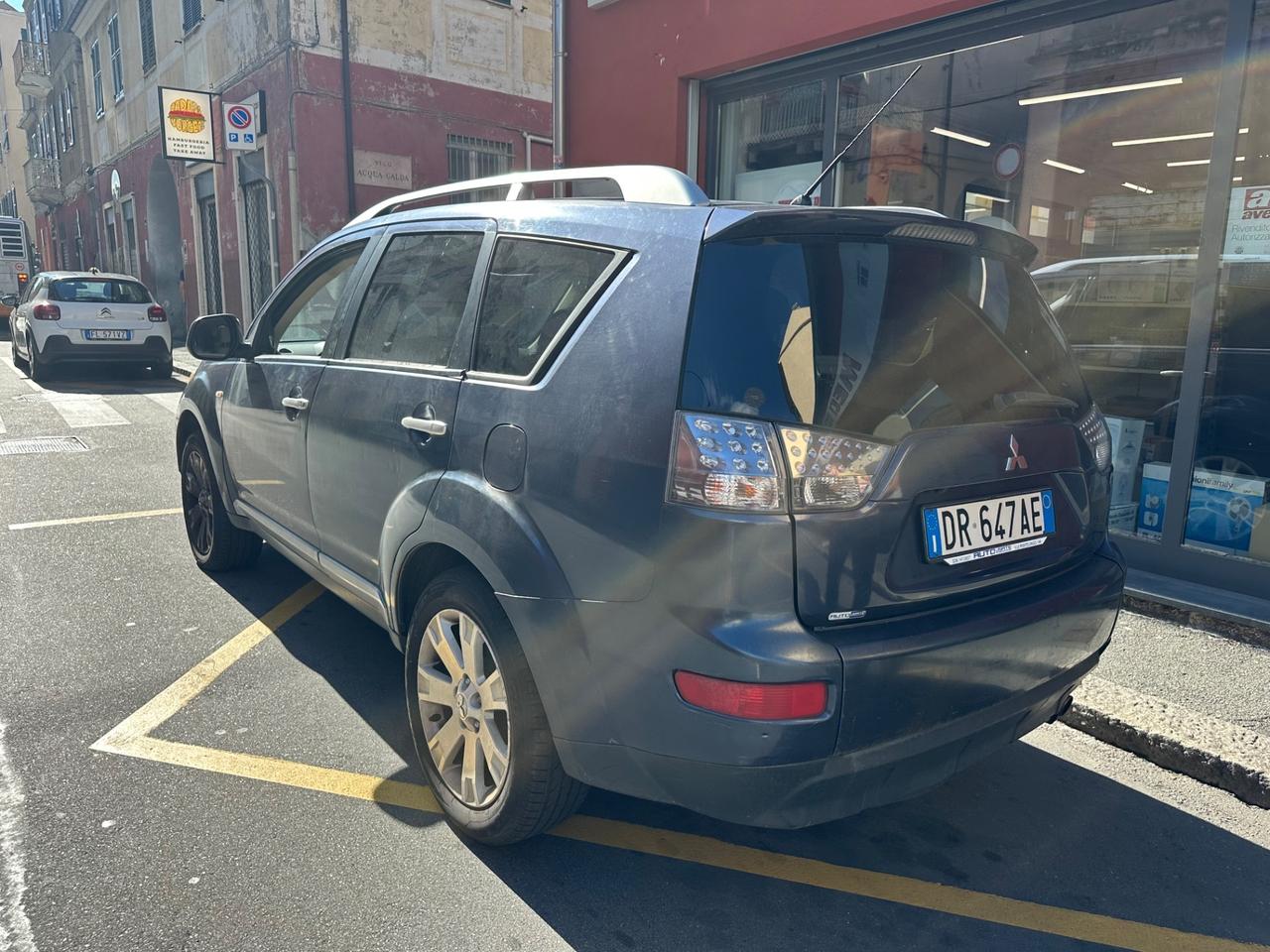 Mitsubishi Outlander 2.2 DI-D Instyle 7 p.ti DPF