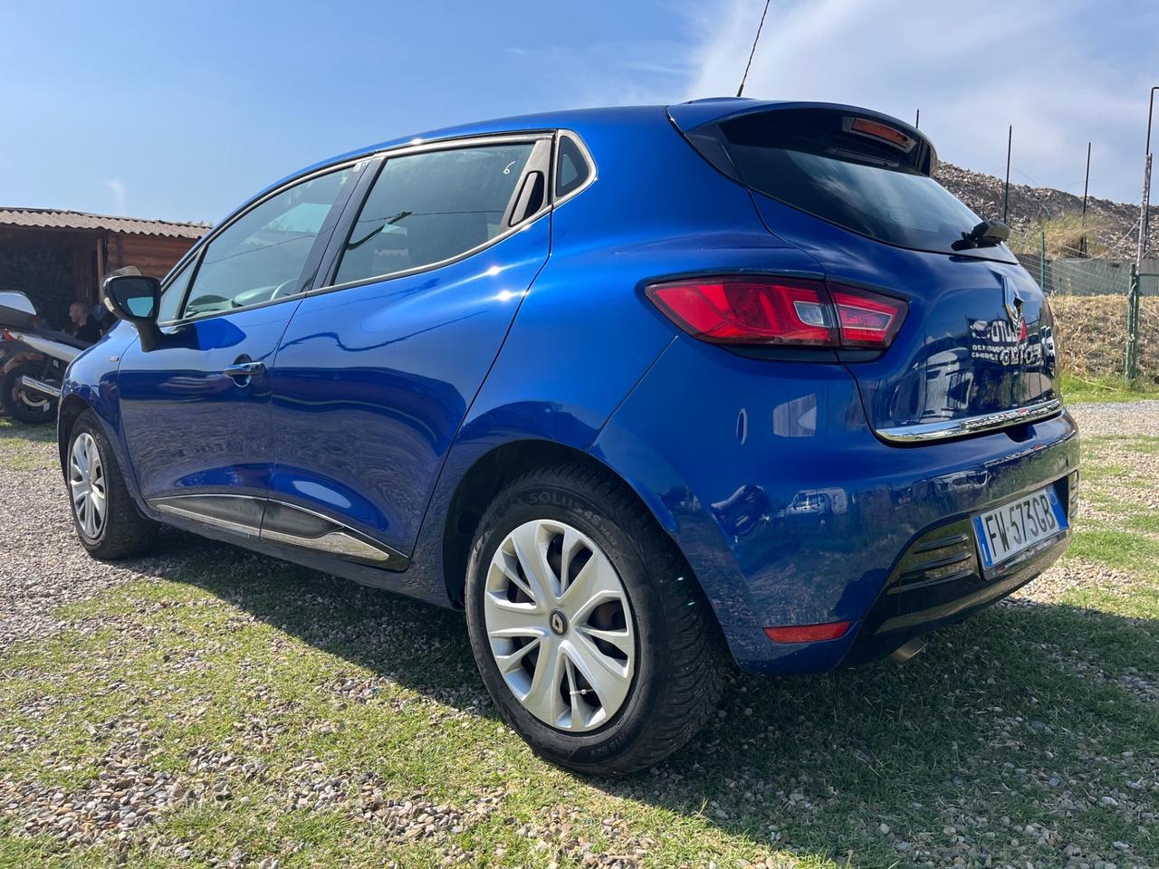 Renault Clio TCe 12V 75 CV 5 porte Moschino Intens