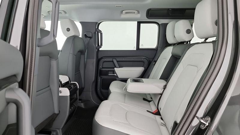 Land Rover Defender 110 3.0D I6 200 CV AWD Auto S