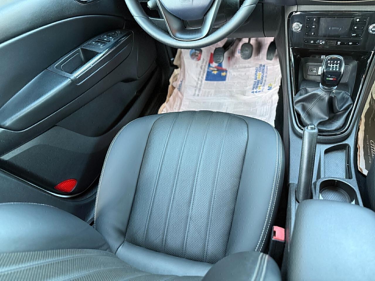 Lancia Delta 1.4 T-Jet 120 CV Gold Ecochic GPL,tetto apribile,pelle,cerchi 17,cruise control,comandi al volante,blu&me,sensori di parcheggio,full