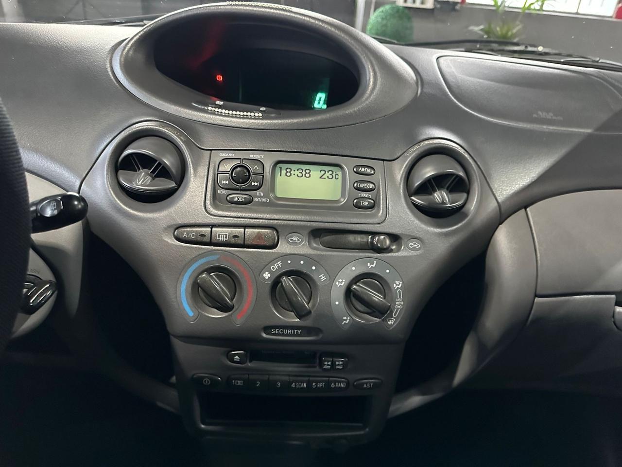 Toyota Yaris 1.3i 16V cat 5 porte Luna