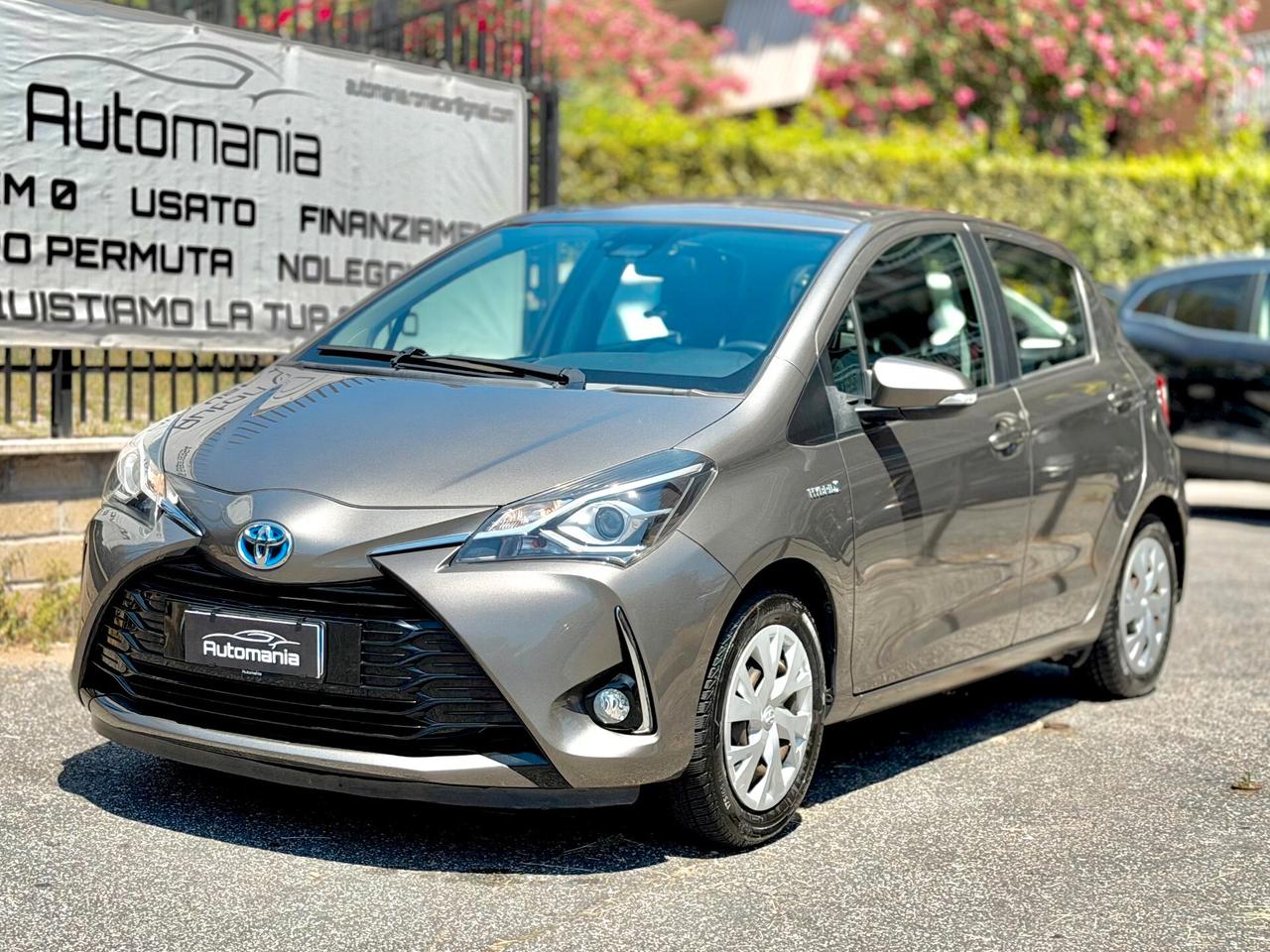 Toyota Yaris 1.5 Hybrid 5 porte Business PREZZO REALE