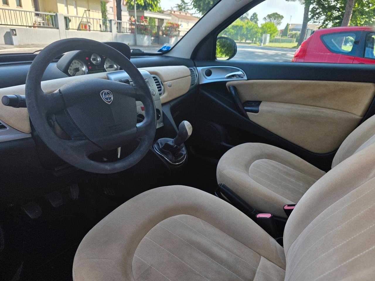 Lancia Ypsilon 1.3 MJT 75 CV