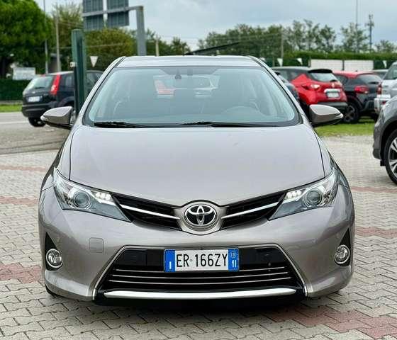 Toyota Auris 5p 2.0 d-4d Lounge