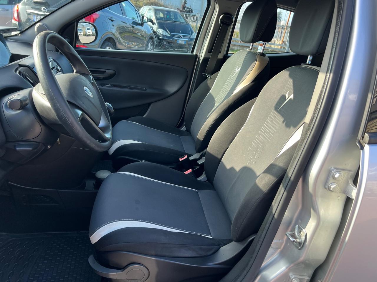 Lancia Ypsilon 1.2 69 CV 5 porte GPL Ecochic Silver