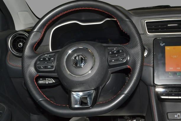 MG ZS - 1.5L 5MT LUXURY