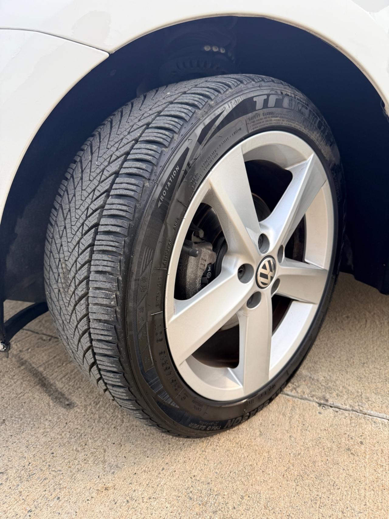 Volkswagen Polo 1.4 DSG 3p. Highline “POCHI KM”