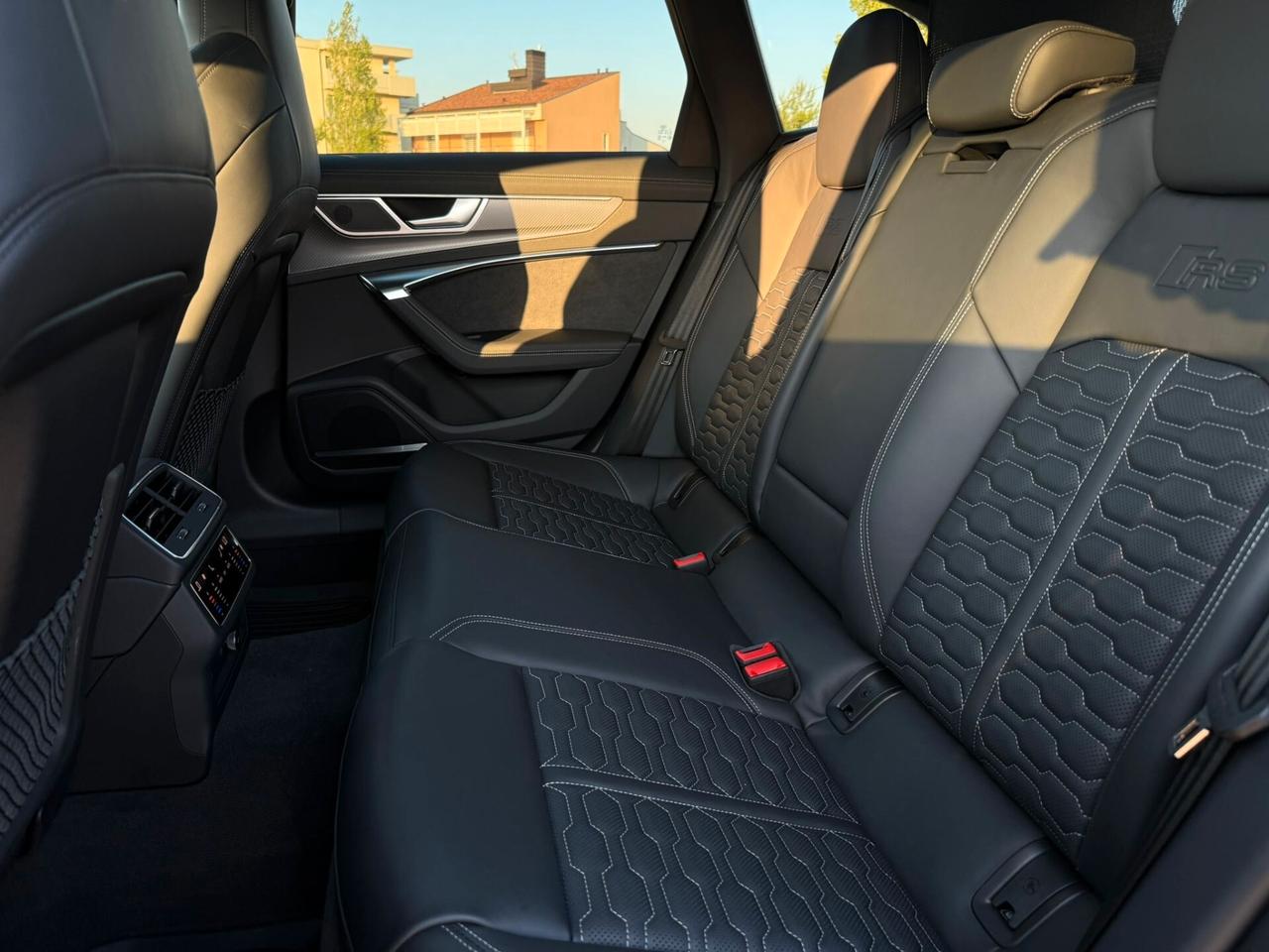 Audi RS6 RS 6 Avant 4.0 TFSI V8 quattro tiptronic Performance