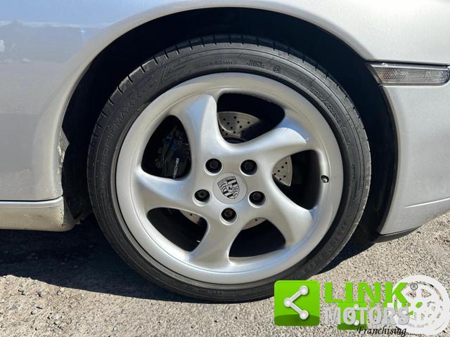 PORSCHE 996 Cabrio con Hard Top