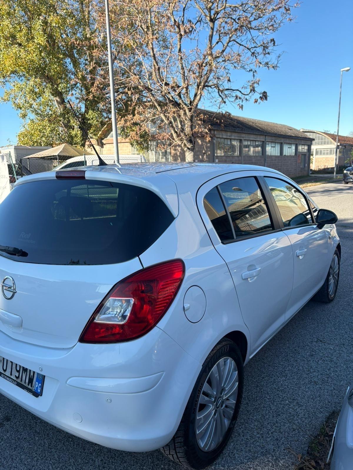 Opel Corsa 1.2 85CV 5 porte GPL-TECH Edition