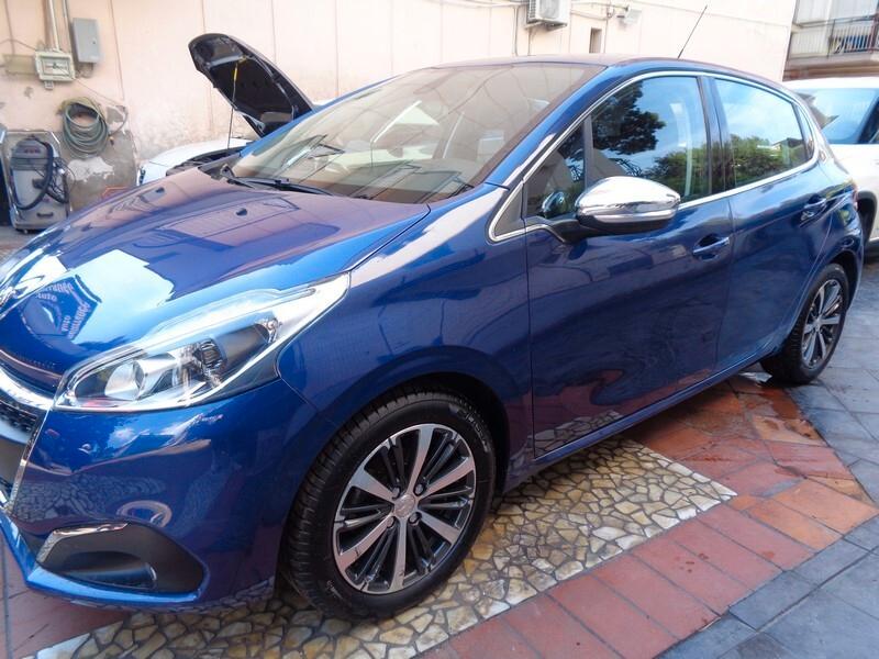 Peugeot 208 PureTech 82 5 porte Allure