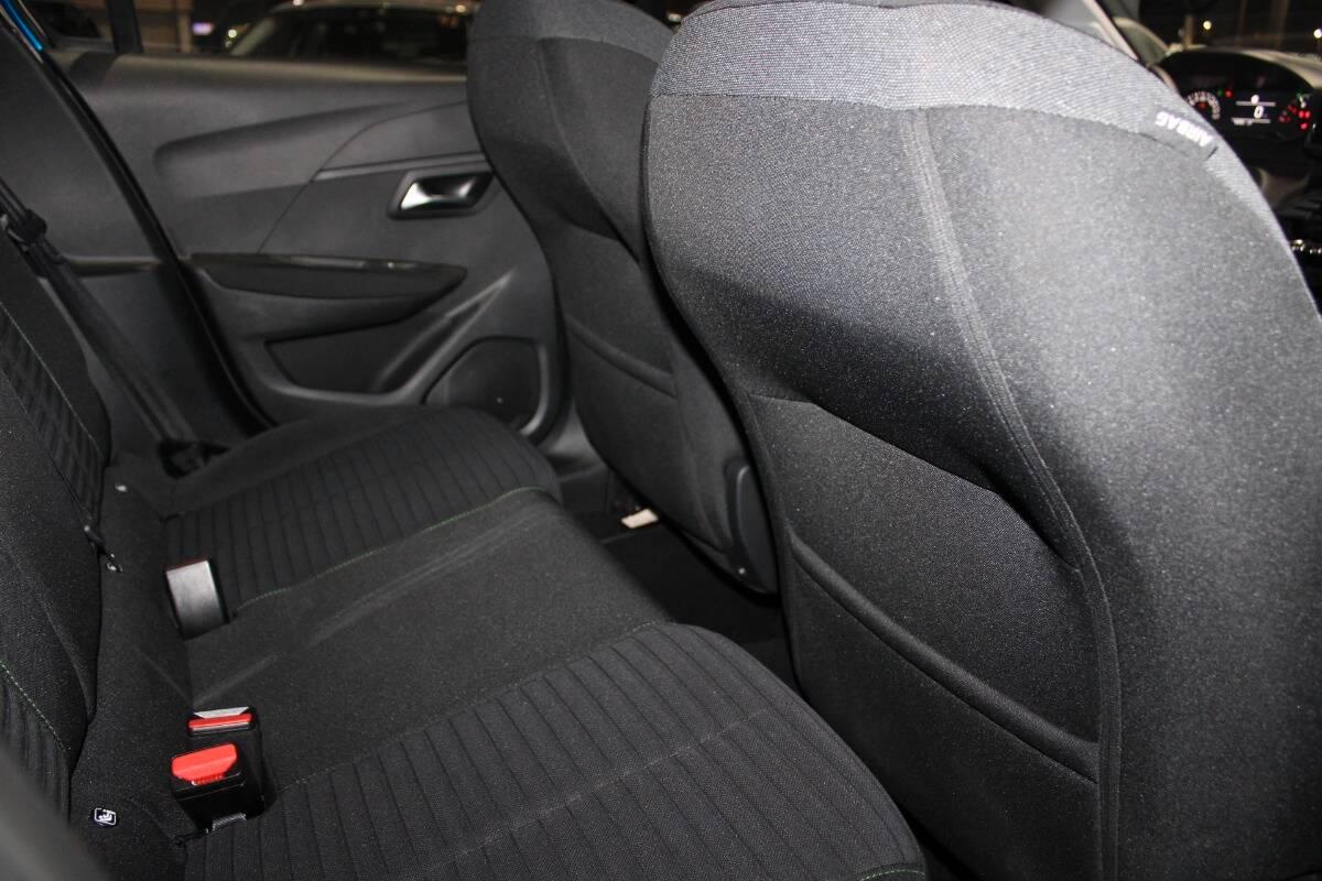 Peugeot 208 1.2 puretech Active s&s 100cv Con NAVIGATORE