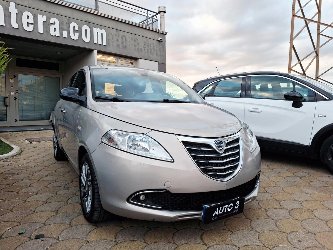 Lancia Ypsilon 1.2 69 CV 5 porte S&S Gold
