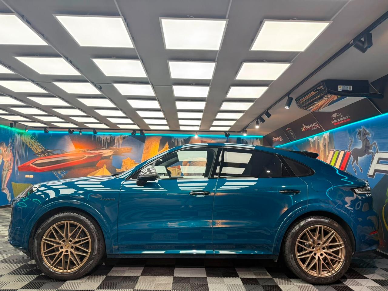 Porsche Cayenne COUPE 3.0 V6 E-HYBRID (445)