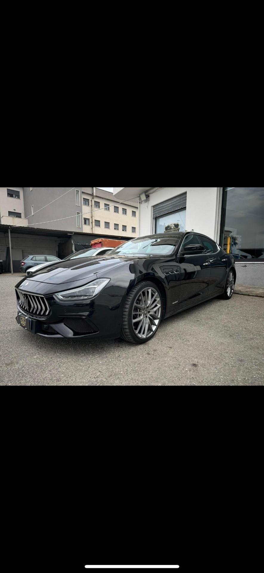 Maserati Ghibli V6 430 CV Q4 Gransport