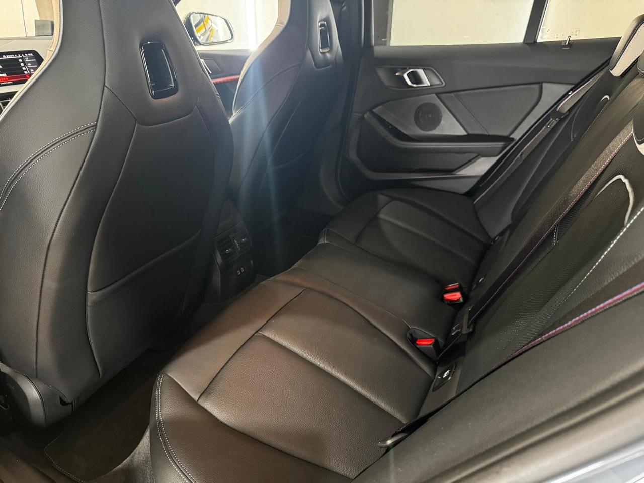 Bmw 118 118d 5p. Msport