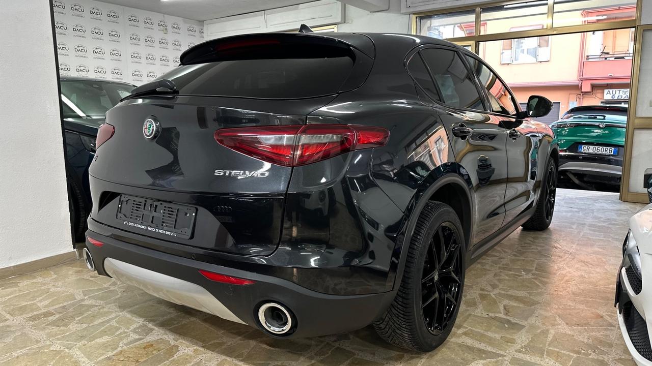Alfa Romeo Stelvio 2.2 Turbodiesel 210 CV AT8 Q4