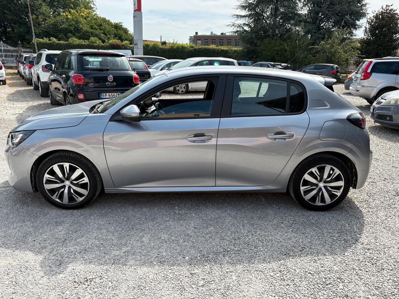 Peugeot 208 1.2 Benz 5p -Unico proprietario