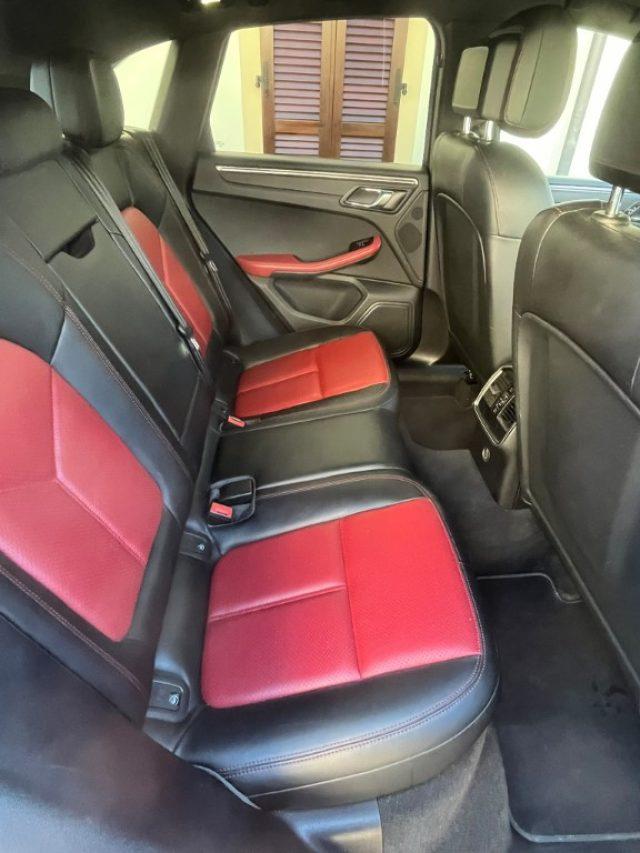PORSCHE Macan 2.0