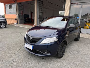 Lancia Ypsilon 1.0 Hybrid Ecochic Silver