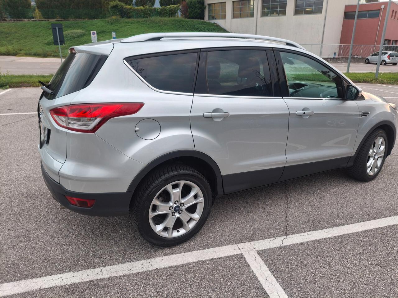 Ford Kuga 2.0 TDCI 163 CV 4WD Powershift Titanium