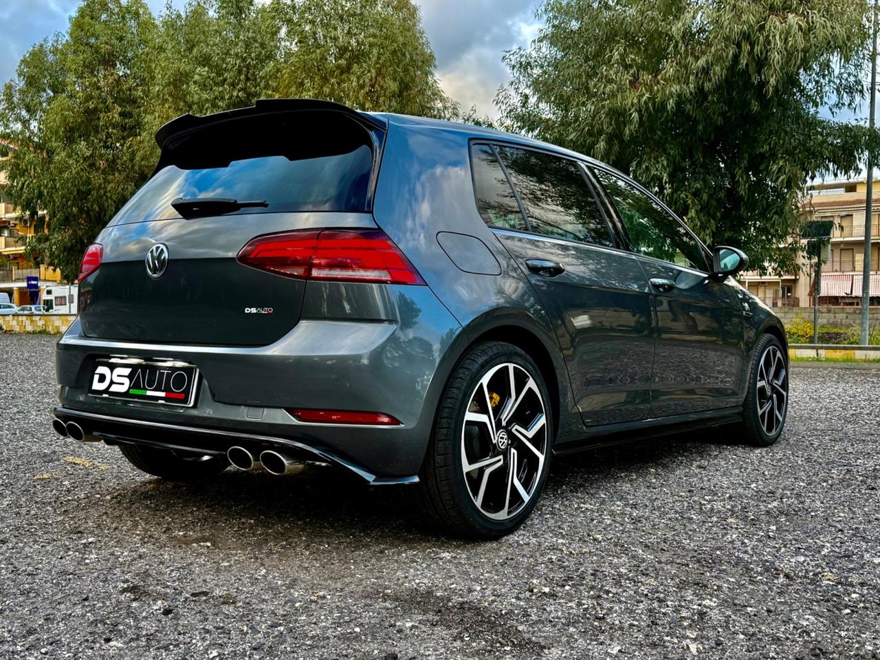 VOLKSWAGEN GOLF 1.6 TDI 115 CV DSG SPORT R LINE