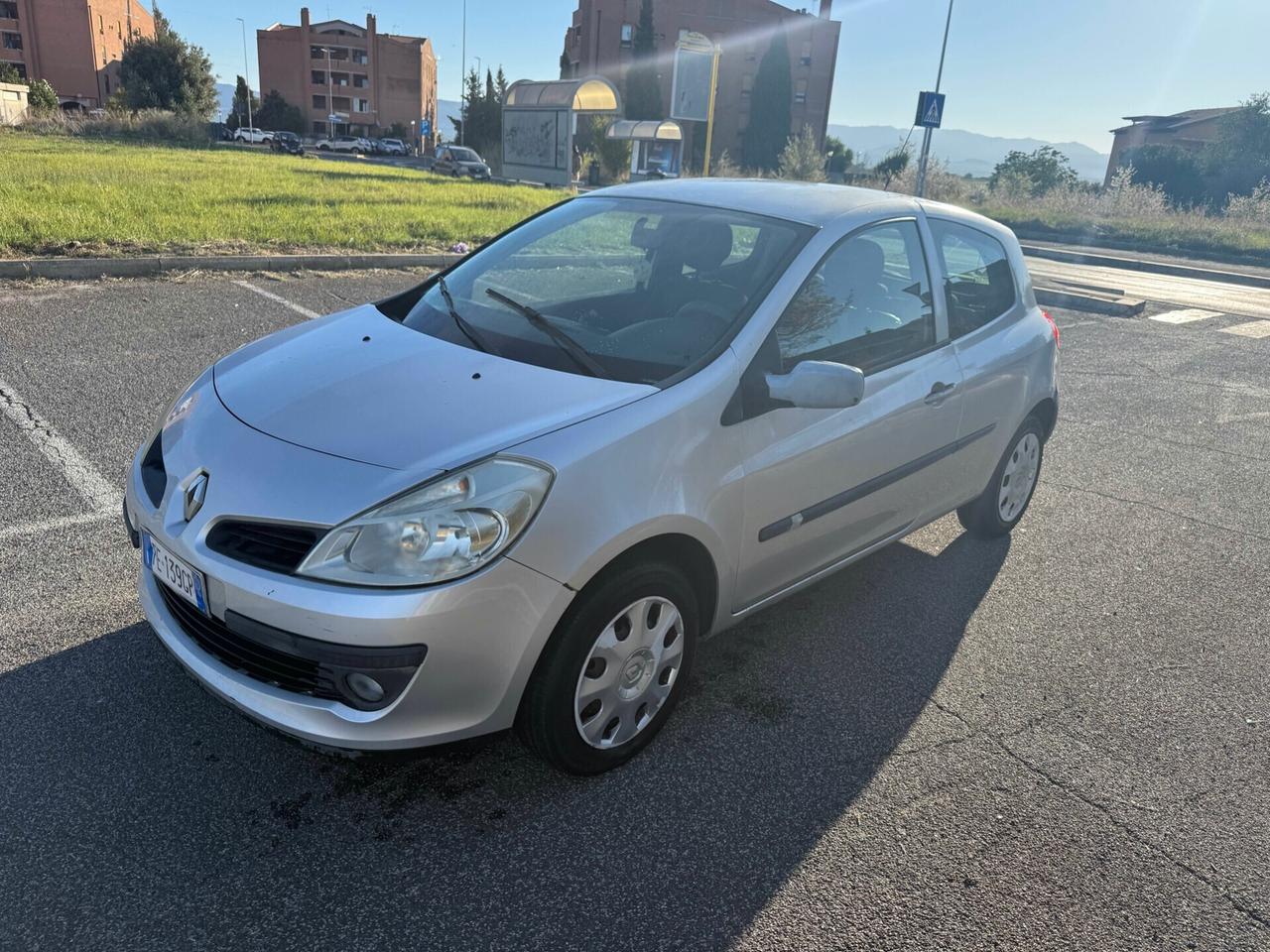 Renault Clio benzina 120000 km neopatentati euro 4