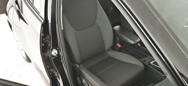 TOYOTA Yaris 1.5 Hybrid 5 porte Business