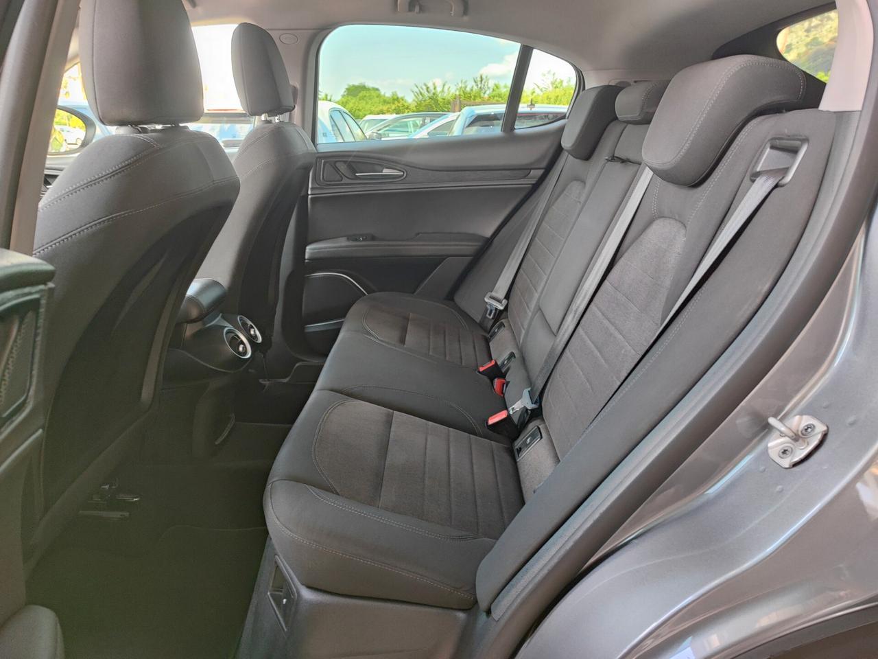 Alfa Romeo Stelvio 2.2 Turbodiesel 160 CV AT8 RWD Sport-Tech