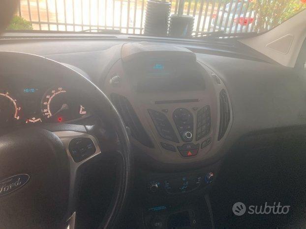 Ford Tourneo Courier 10000