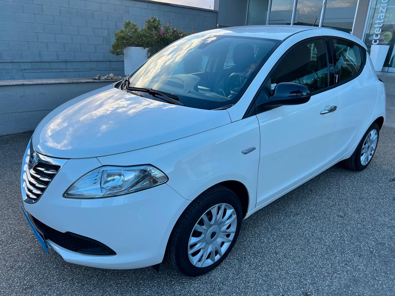 Lancia Ypsilon 1.3 mjt 95cv Silver S&S CLIMA/PDC PERFETTA!!